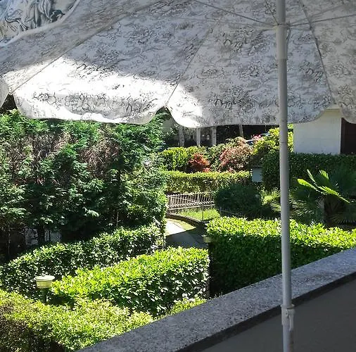 Bilocale Dante 아파트 *